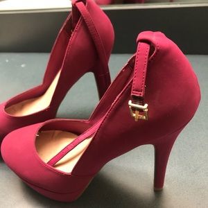raspberry colored pumps